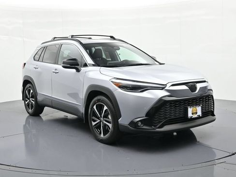 Used 2025 Toyota Corolla Cross AWD Hybrid w/ Convenience Package image 4