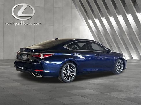 Certified 2025 Lexus ES 350 w/ Premium Package image 6