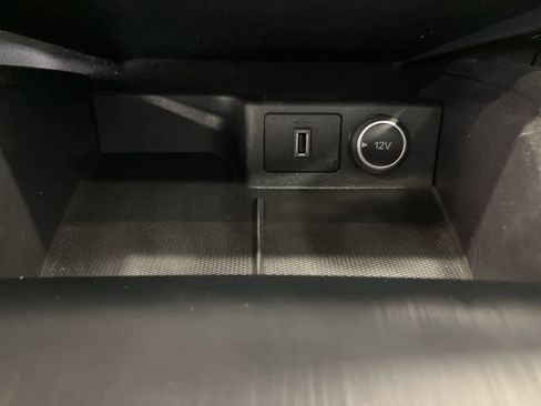 Used 2020 Ford Escape SE image 19