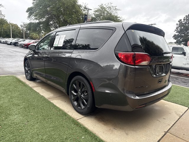 Used 2020 Chrysler Pacifica Touring-L Plus FWD image 5