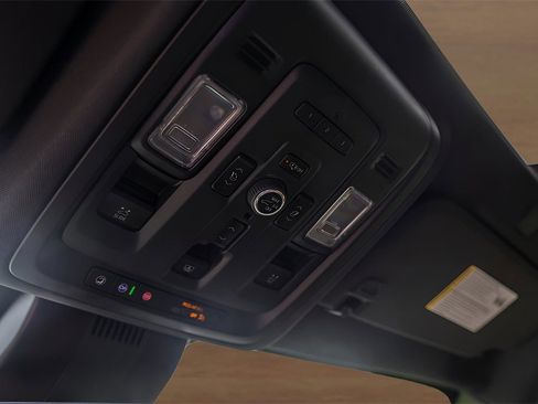 Used 2023 Chevrolet Suburban High Country image 23