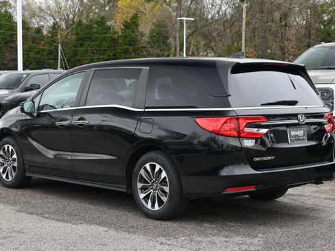 Used 2023 Honda Odyssey EX-L image 13