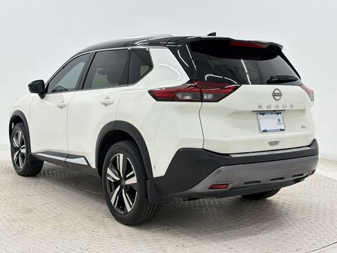 Used 2023 Nissan Rogue SL w/ SL Premium Package FWD image 3