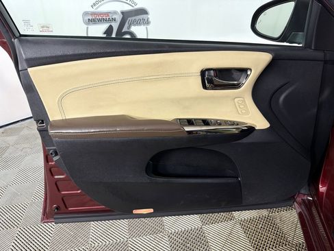 Used 2014 Toyota Avalon Limited FWD image 12