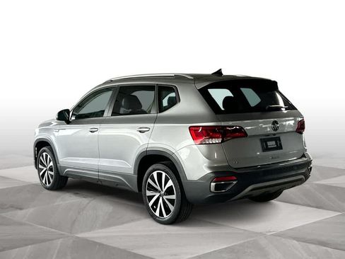 Certified 2023 Volkswagen Taos SE FWD image 6