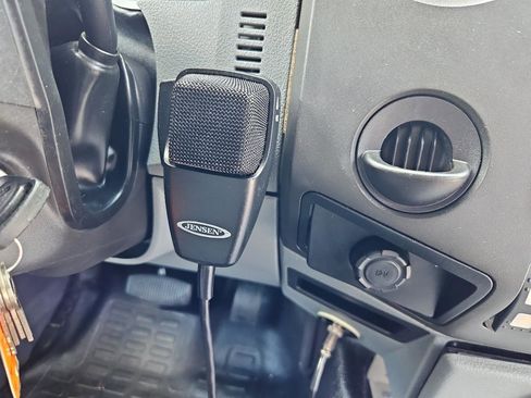 Used 2016 Ford F550 2WD Regular Cab Super Duty image 40