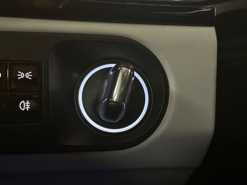 Used 2020 Porsche Cayenne S image 28