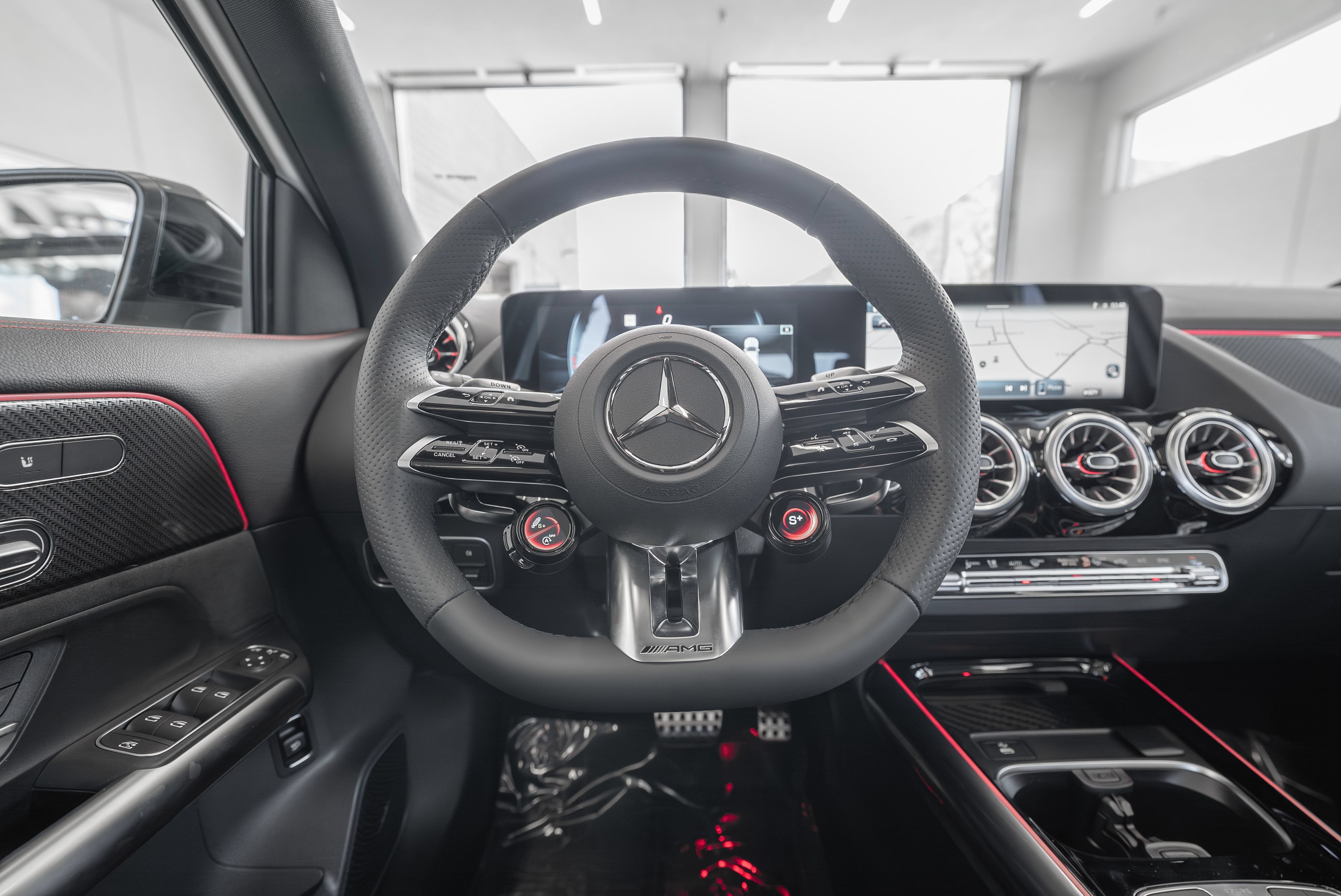 Used 2025 Mercedes-Benz GLA 35 AMG 4MATIC image 9
