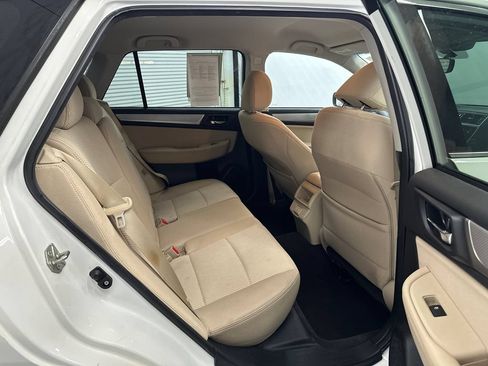 Used 2019 Subaru Outback 2.5i Premium AWD/4WD image 16