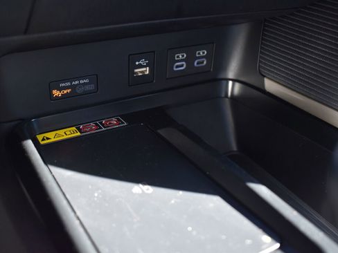 Certified 2025 Toyota Camry SE image 13