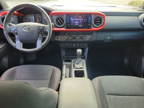 Used 2019 Toyota Tacoma TRD Sport RWD image 12