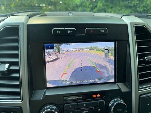 Used 2021 Ford F250 Lariat w/ FX4 Off-Road Package AWD/4WD image 31