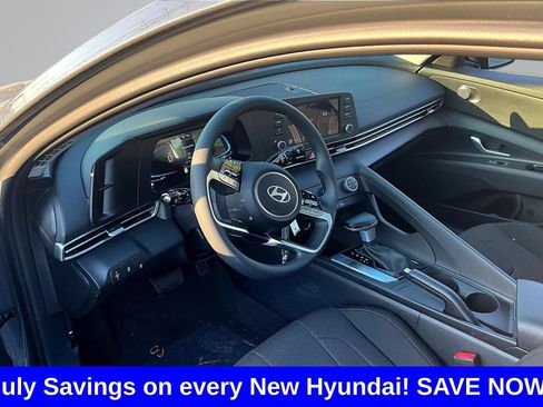 New 2026 Hyundai Elantra SE FWD image 7