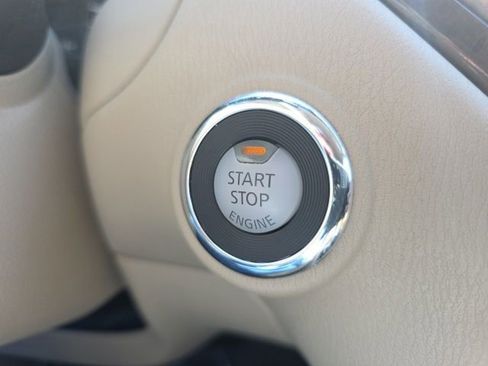 Used 2015 Nissan Pathfinder SL w/ SL Tech Package FWD image 15
