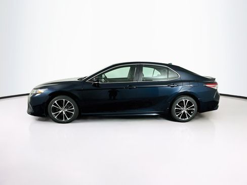 Used 2019 Toyota Camry SE w/ Convenience Package FWD image 4