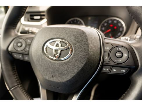Used 2019 Toyota RAV4 XLE Premium w/ Cold Weather Package AWD/4WD image 30