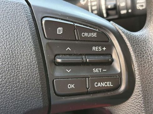 Used 2020 Hyundai Venue SEL FWD image 28