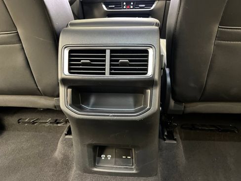 Used 2024 Volkswagen Atlas Cross Sport SE AWD/4WD image 29