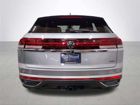 Used 2025 Volkswagen Atlas Cross Sport SE AWD/4WD image 13