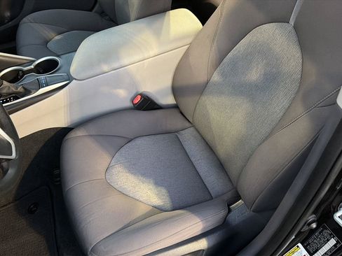 Certified 2022 Toyota Camry LE FWD image 29