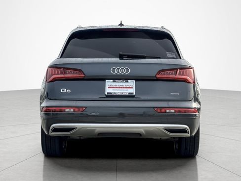 Used 2020 Audi Q5 2.0T Premium w/ Convenience Package image 4