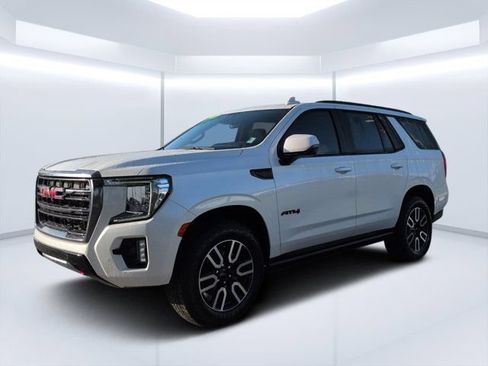 Used 2024 GMC Yukon AT4 w/ Technology Package AWD/4WD image 7