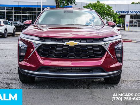 Used 2025 Chevrolet Trax LT w/ LT Convenience Package FWD image 12