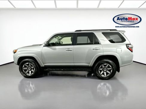 Used 2024 Toyota 4Runner TRD Off-Road Premium image 8