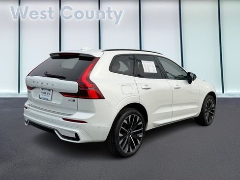 Certified 2026 Volvo XC60 B5 Ultra AWD/4WD image 4