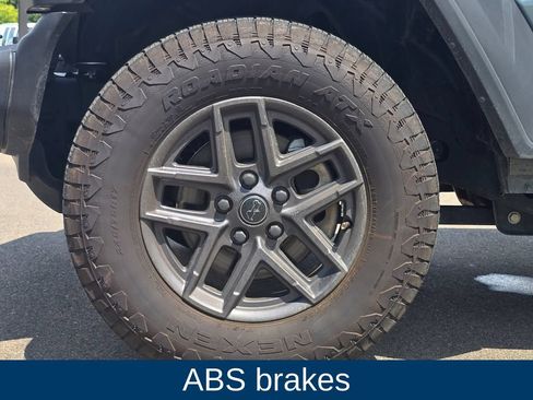 Used 2024 Jeep Wrangler Unlimited Sport AWD/4WD image 10