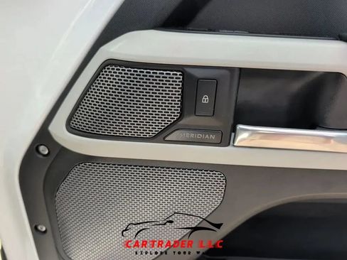 Used 2021 Land Rover Defender 110 SE AWD/4WD image 18
