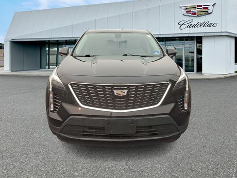 Used 2019 Cadillac XT4 Luxury AWD/4WD image 2