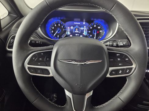 New 2026 Chrysler Pacifica Select FWD image 13