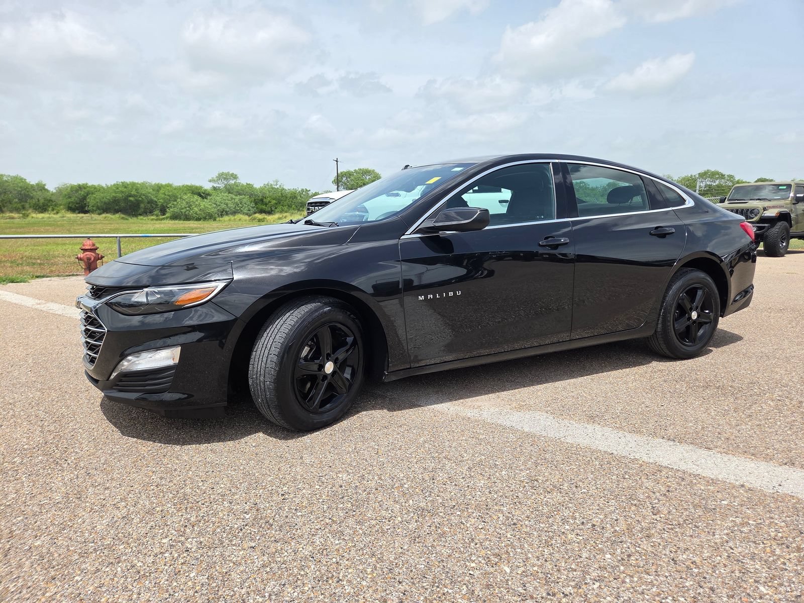 Used 2024 Chevrolet Malibu LT FWD image 3