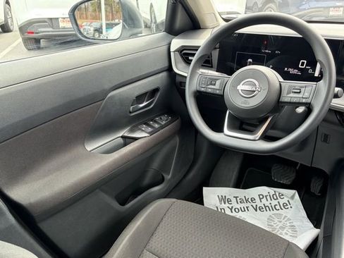 Used 2025 Nissan Kicks S image 28