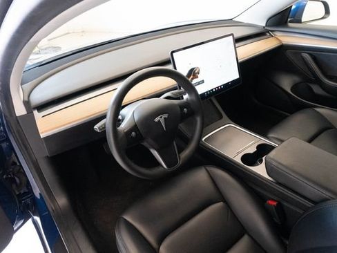Used 2021 Tesla Model 3 Standard Range Plus RWD image 3