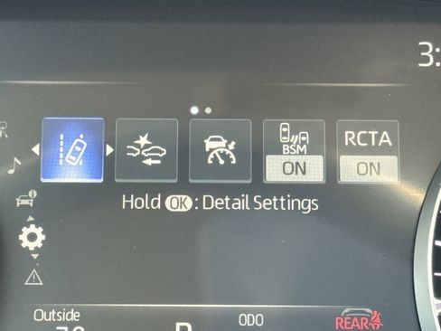 Used 2025 Toyota Highlander XLE AWD/4WD image 30