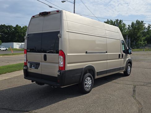 Used 2026 RAM ProMaster 3500 w/ Quick Order Package 22G SLT FWD image 4