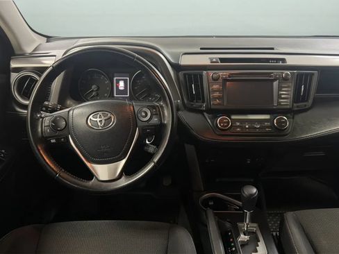 Used 2018 Toyota RAV4 XLE w/ All Weather Liner Package FWD image 10
