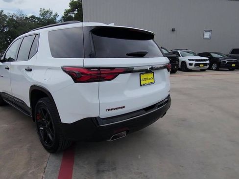 Certified 2022 Chevrolet Traverse Premier w/ Redline Edition AWD/4WD image 7