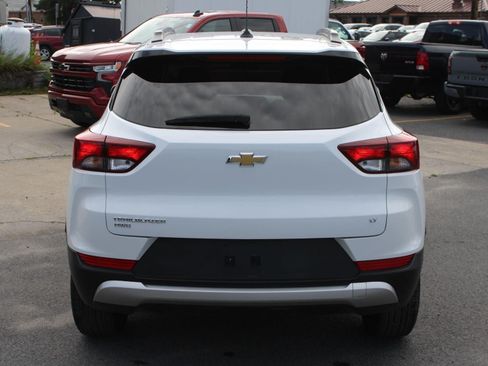 Used 2025 Chevrolet TrailBlazer LT AWD/4WD image 6