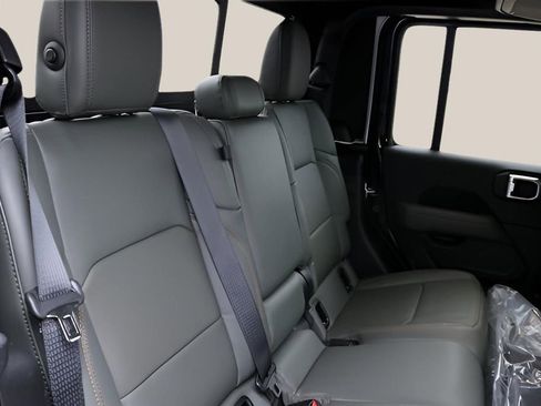 New 2026 Jeep Gladiator Mojave AWD/4WD image 18
