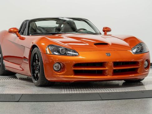 Used 2005 Dodge Viper SRT-10 w/ Copperhead Edition Group RWD image 14