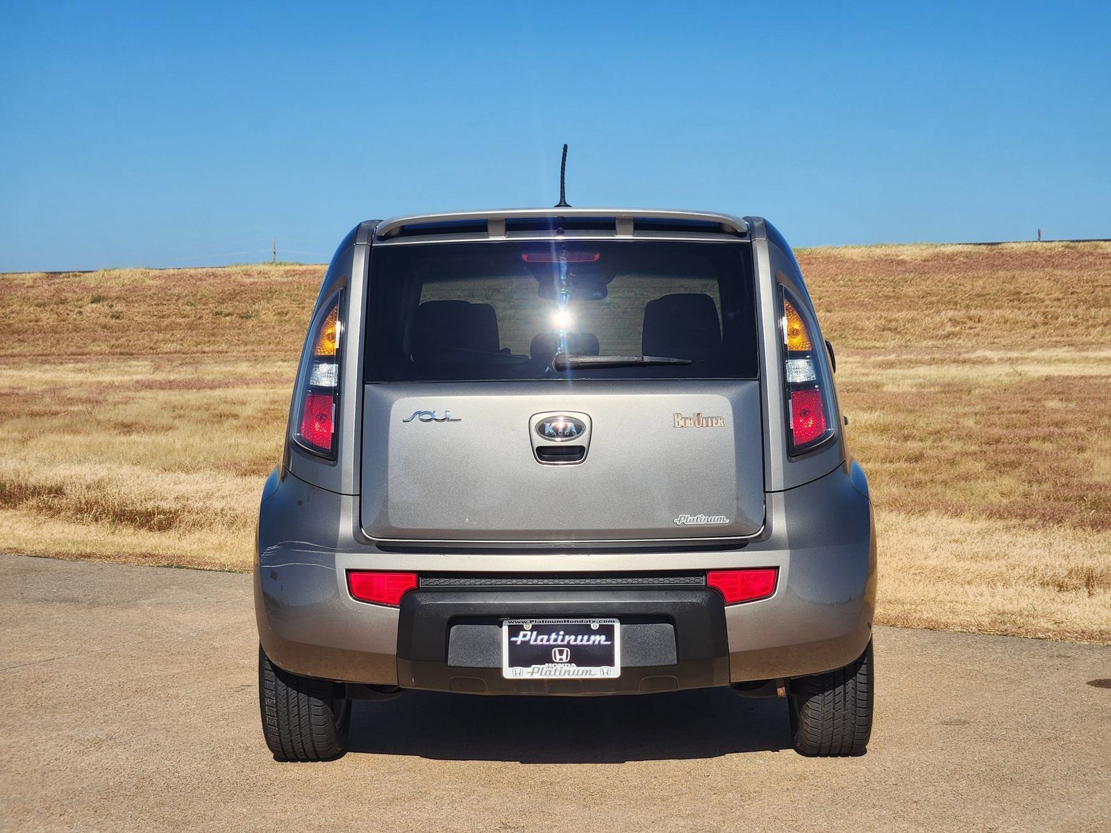 Used 2011 Kia Soul + w/ Audio Pkg FWD image 8