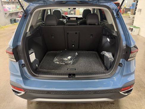 New 2026 Volkswagen Taos SEL image 31