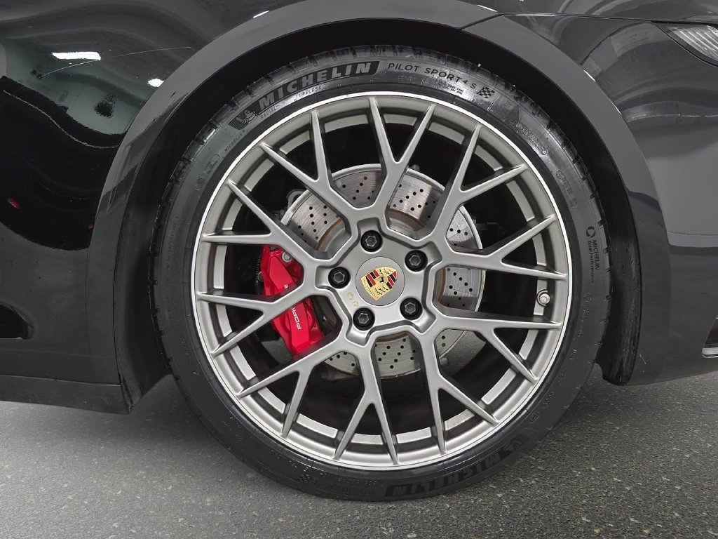 Certified 2023 Porsche 911 Carrera S RWD image 28