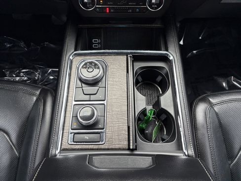 Used 2019 Ford Expedition Limited w/ Equipment Group 301A image 25