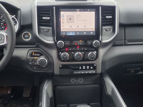 New 2026 RAM 1500 4x4 Crew Cab image 17