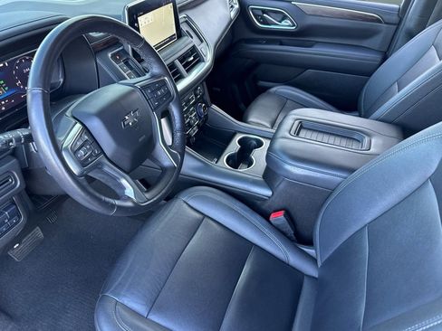 Used 2022 Chevrolet Tahoe Z71 w/ Z71 Off-Road Package image 4