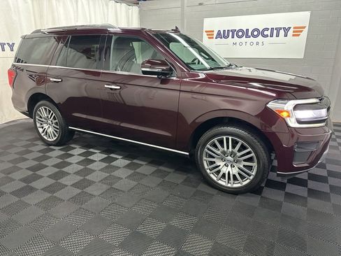 Used 2024 Ford Expedition Limited AWD/4WD image 2